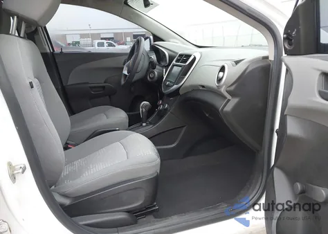 2017 Chevrolet Sonic Lt Auto z USA, uszkodzony, nr VIN 1G1JG6SH5H4174679